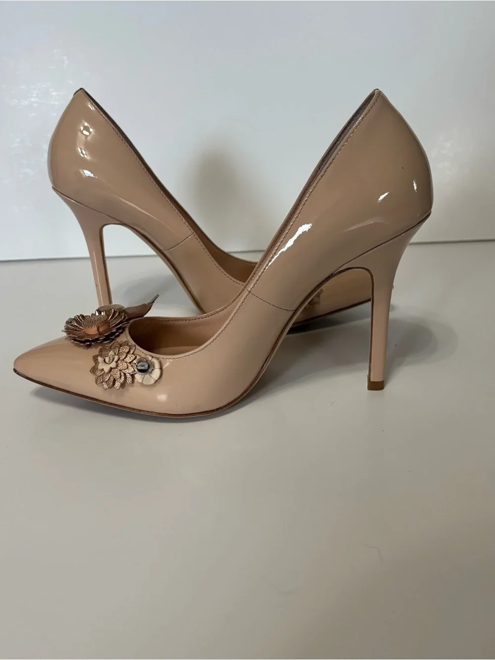 Kate Spade Evelyn Pale Pink/ Nude Floral Embellished Heels 7M
